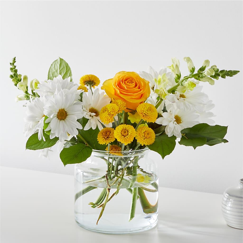 Sun Salutation Bouquet – EAST MAIN GARDENS FLRST & GREENHSES INC, Niles MI