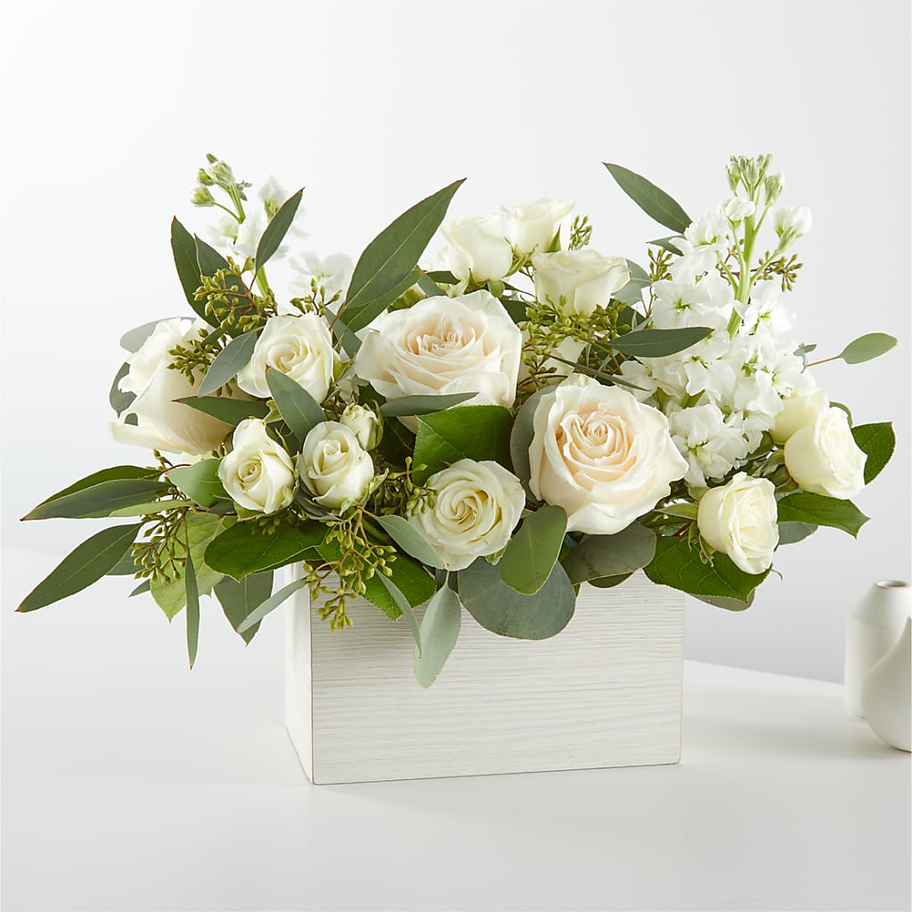 Fresh Linen Box Bouquet – EAST MAIN GARDENS FLRST & GREENHSES INC, Niles MI
