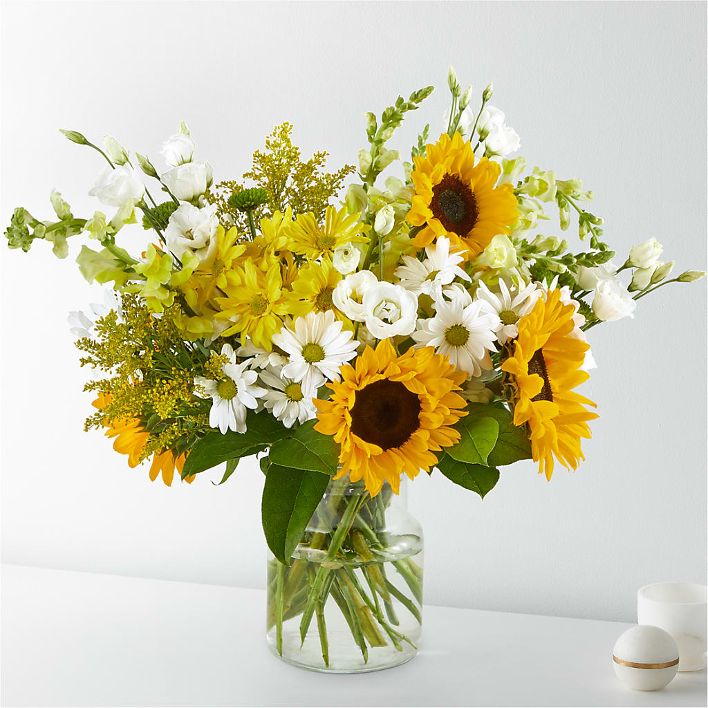 Hello Sunshine Bouquet – EAST MAIN GARDENS FLRST & GREENHSES INC, Niles MI