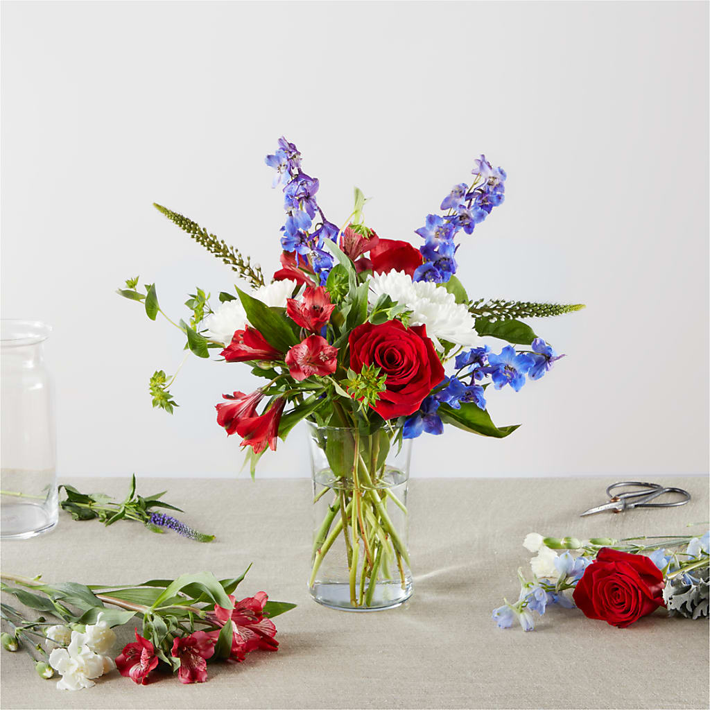Star Spangled - A Florist Original – EAST MAIN GARDENS FLRST & GREENHSES INC, Niles MI