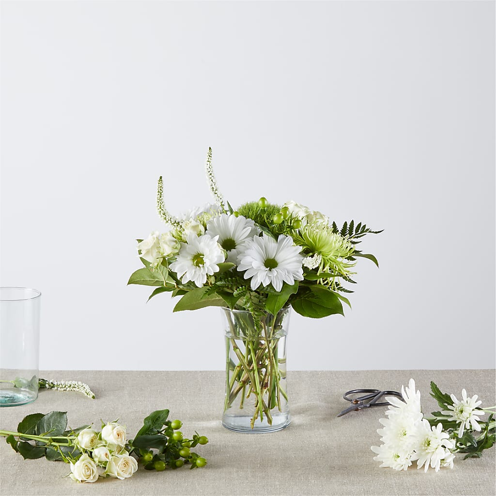 Irish Garden - A Florist Original – EAST MAIN GARDENS FLRST & GREENHSES INC, Niles MI
