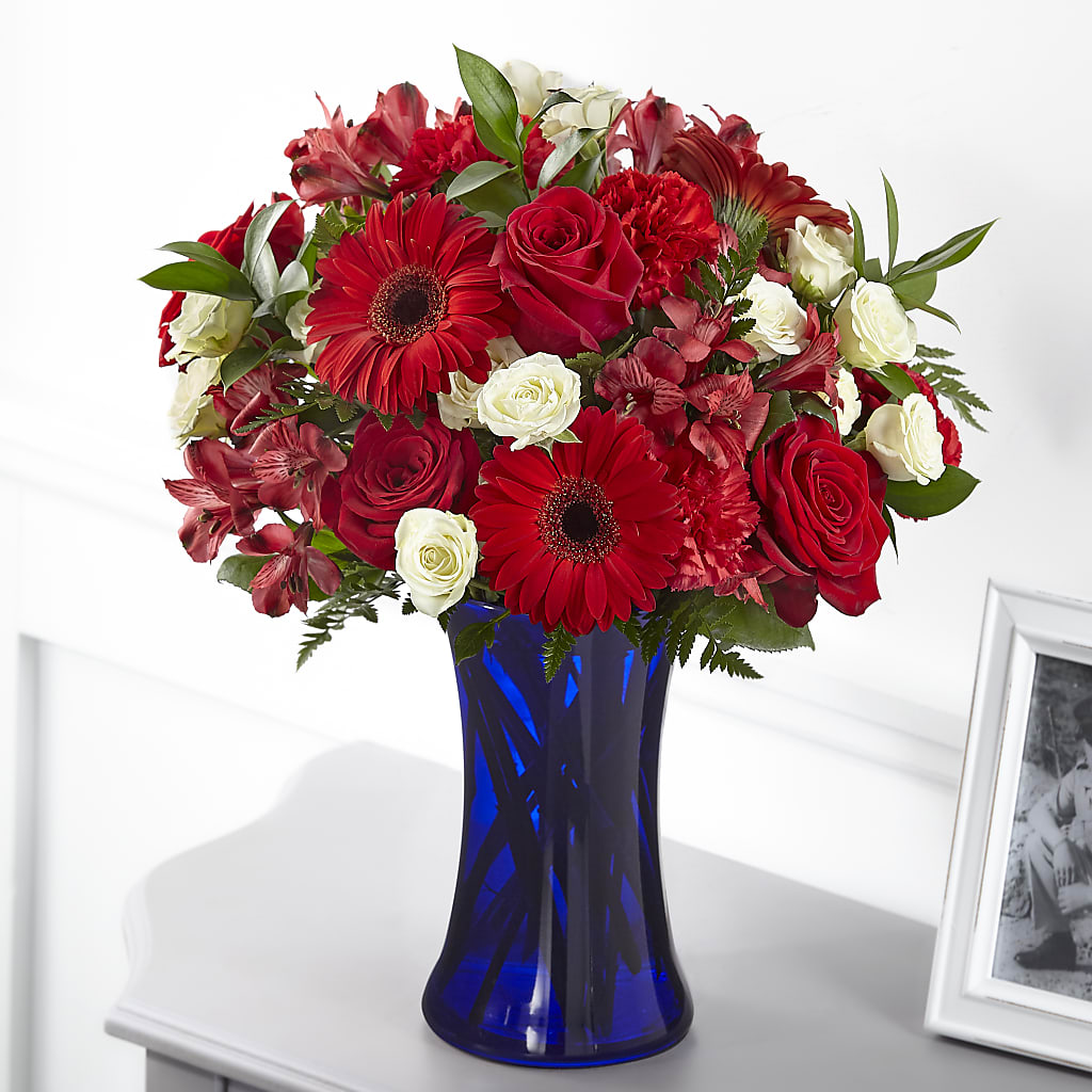 Hearts Embrace Bouquet – EAST MAIN GARDENS FLRST & GREENHSES INC, Niles MI