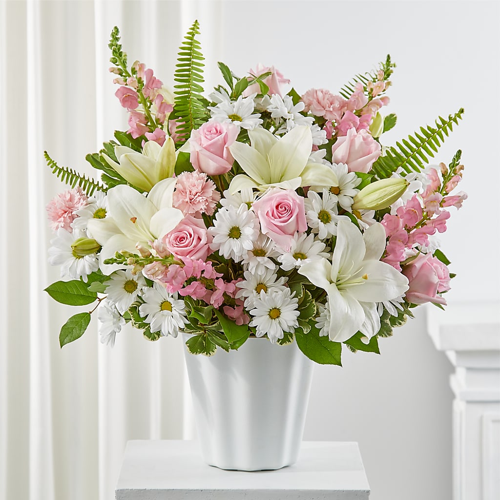 Soft Touch Tabletop Basket – EAST MAIN GARDENS FLRST & GREENHSES INC, Niles MI
