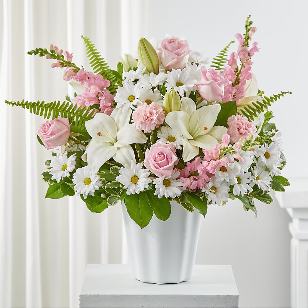 Soft Touch Tabletop Basket – EAST MAIN GARDENS FLRST & GREENHSES INC, Niles MI