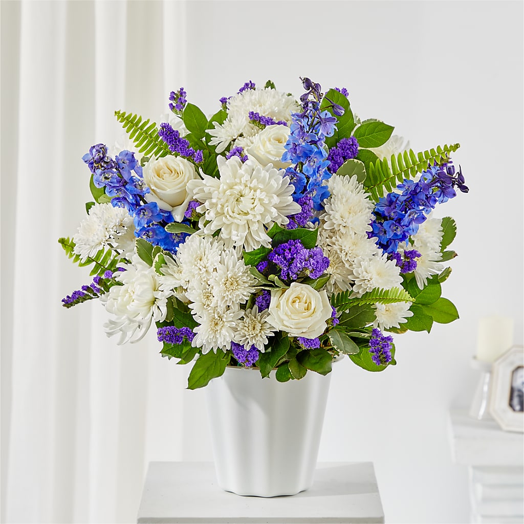 Hold Dear Tabletop Basket – EAST MAIN GARDENS FLRST & GREENHSES INC, Niles MI