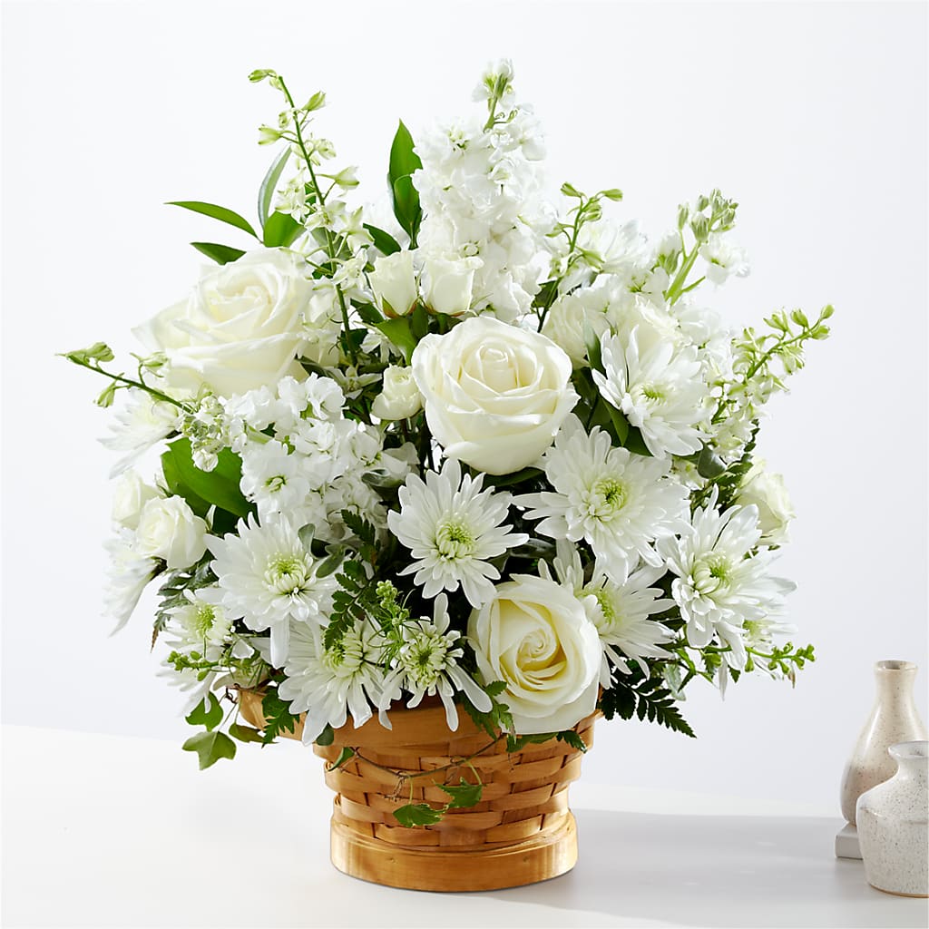 Heartfelt Condolences Arrangement – EAST MAIN GARDENS FLRST & GREENHSES INC, Niles MI