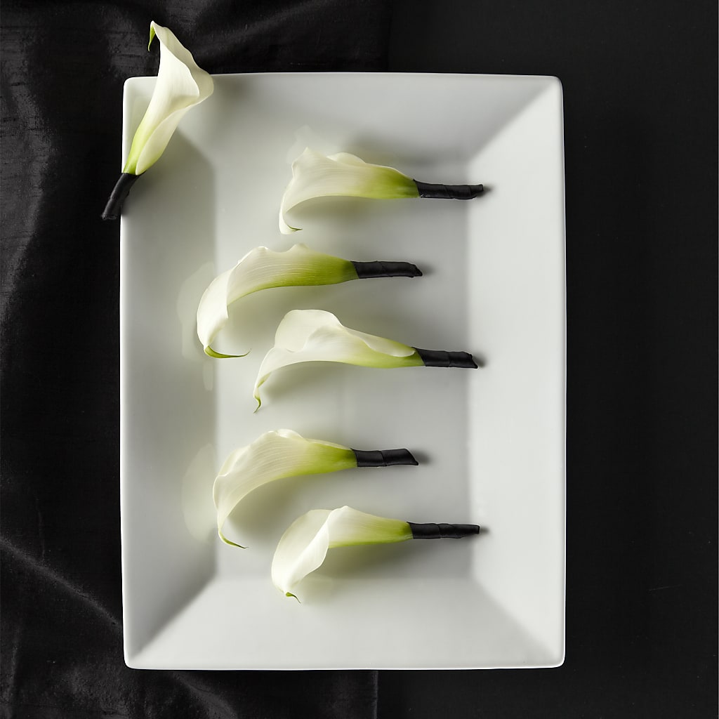 Calla Lily Promise Boutonniere – EAST MAIN GARDENS FLRST & GREENHSES INC, Niles MI