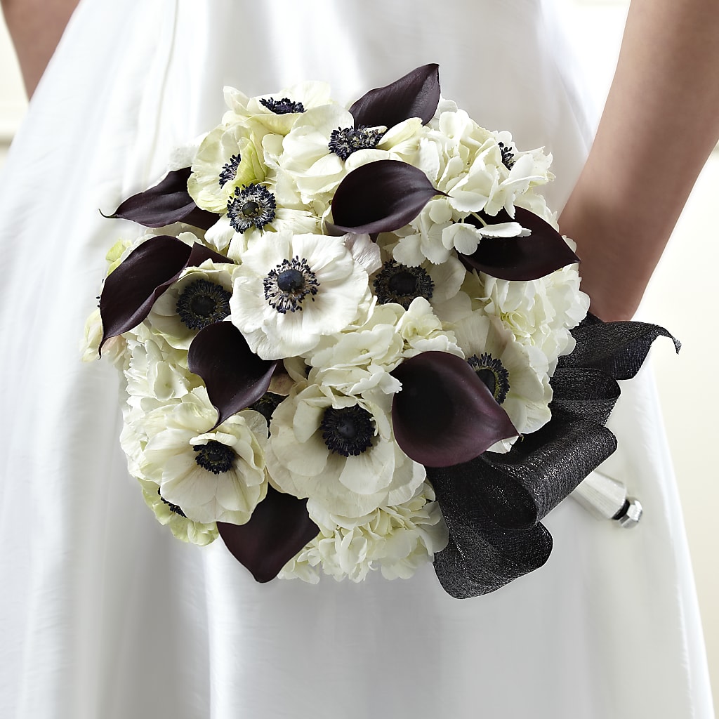 To Have and To Hold Bouquet – EAST MAIN GARDENS FLRST & GREENHSES INC, Niles MI