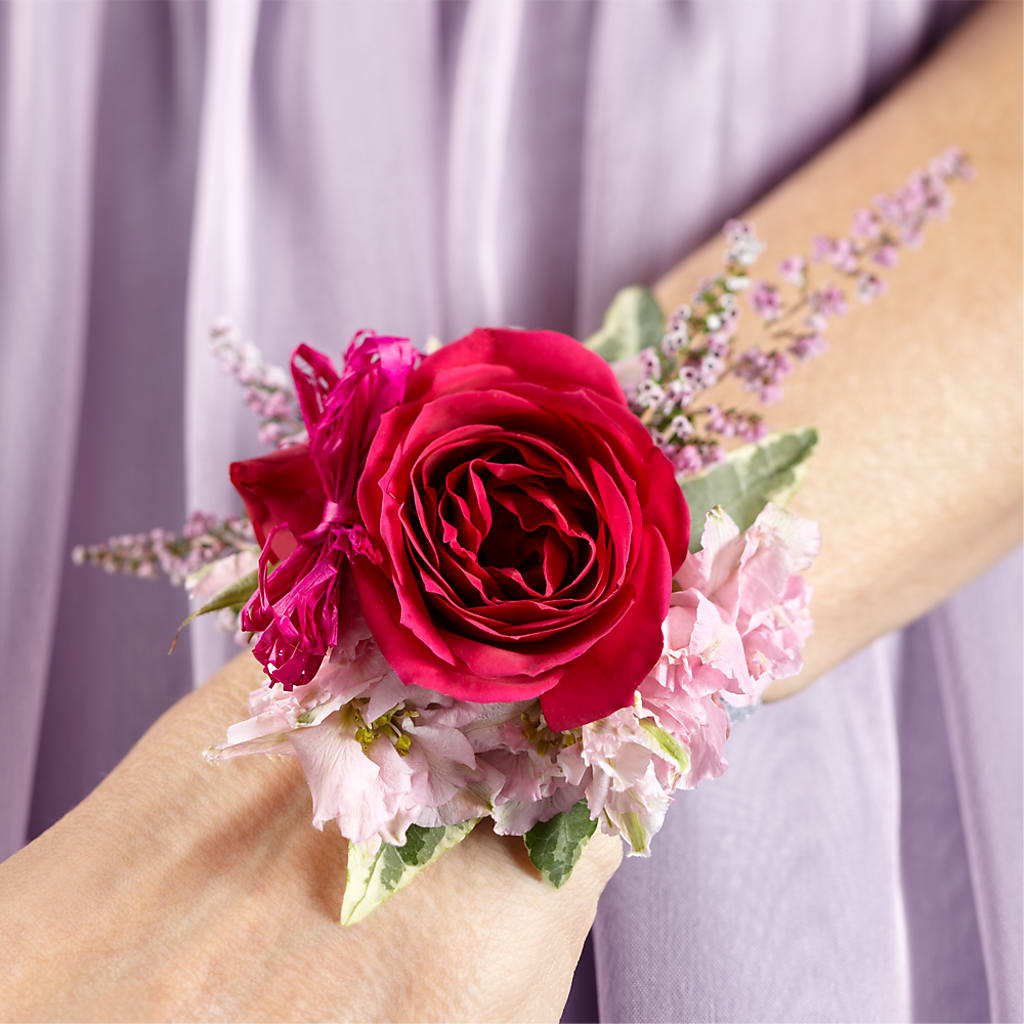Rose Charm Corsage – EAST MAIN GARDENS FLRST & GREENHSES INC, Niles MI