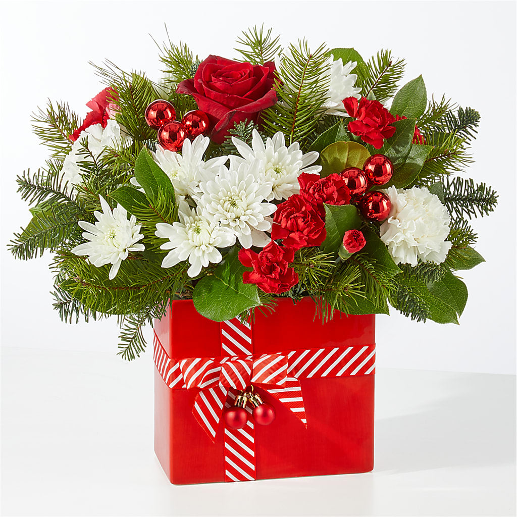 Presents Under the Tree Bouquet – EAST MAIN GARDENS FLRST & GREENHSES INC, Niles MI