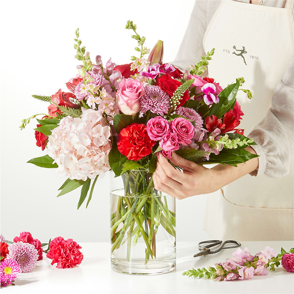 Swooning Over You - A Luxury Florist Original – EAST MAIN GARDENS FLRST & GREENHSES INC, Niles MI