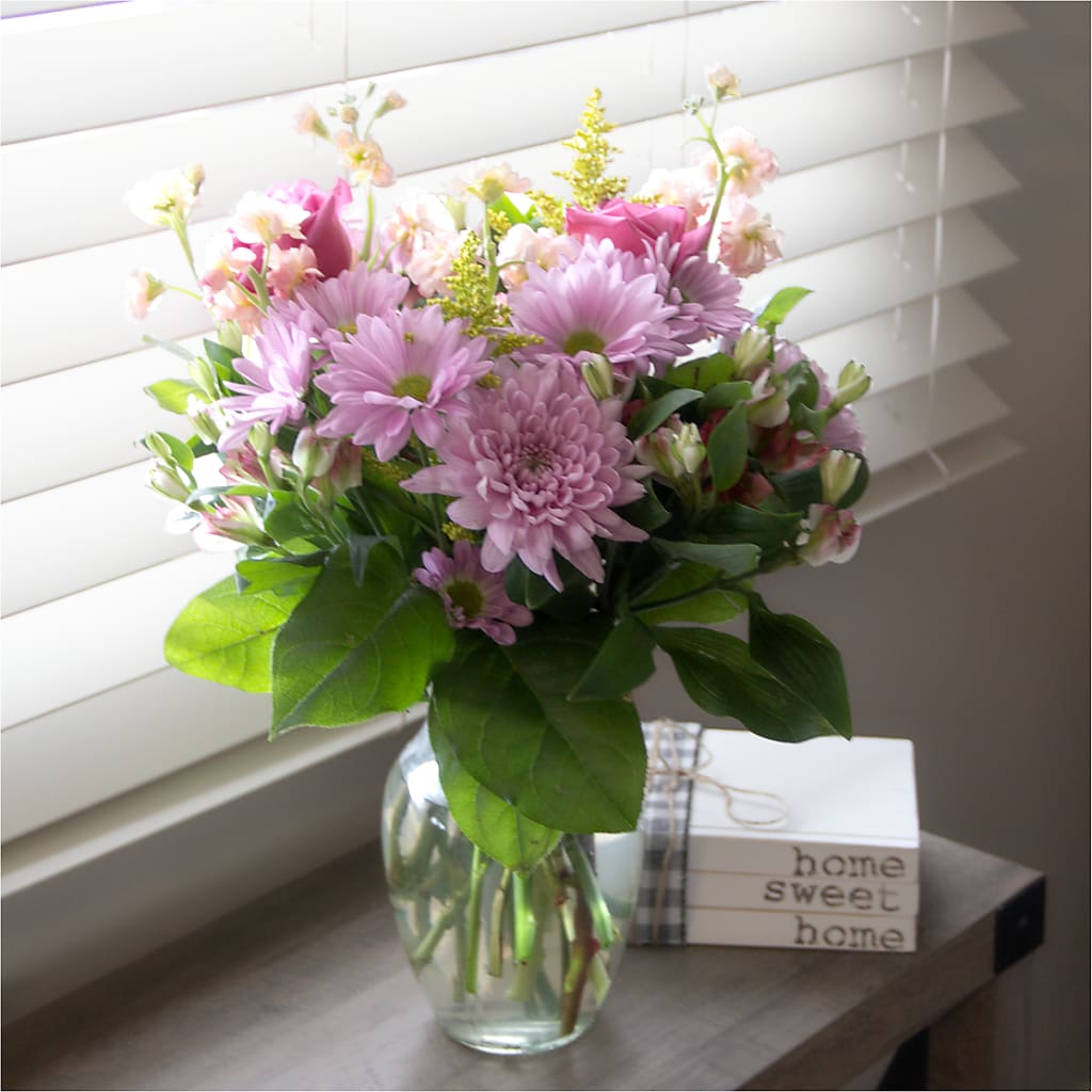 Pastel Tradition - A Florist Original – EAST MAIN GARDENS FLRST & GREENHSES INC, Niles MI