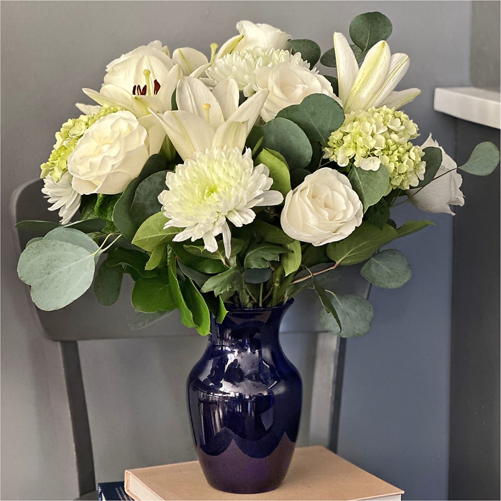 Snowy Dreams Bouquet – EAST MAIN GARDENS FLRST & GREENHSES INC, Niles MI