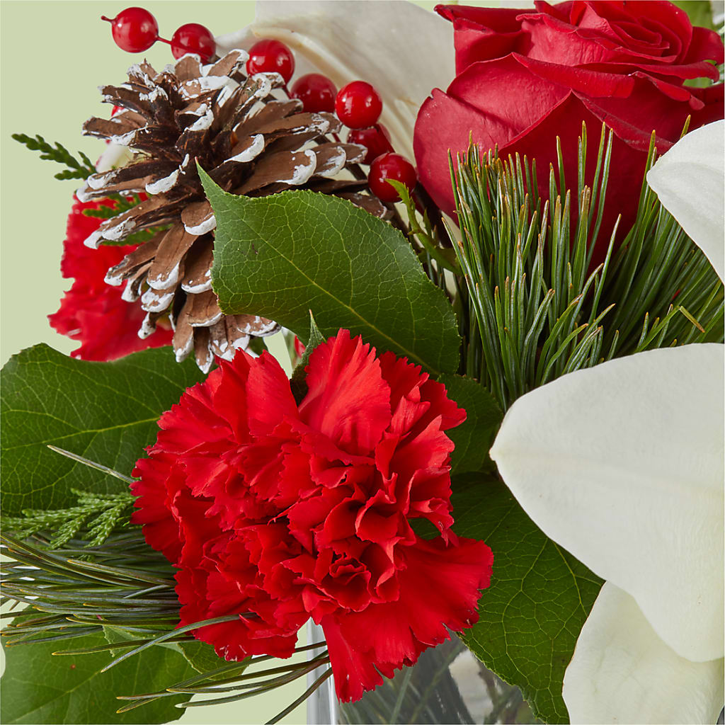 Glistening Icicles Bouquet – EAST MAIN GARDENS FLRST & GREENHSES INC, Niles MI