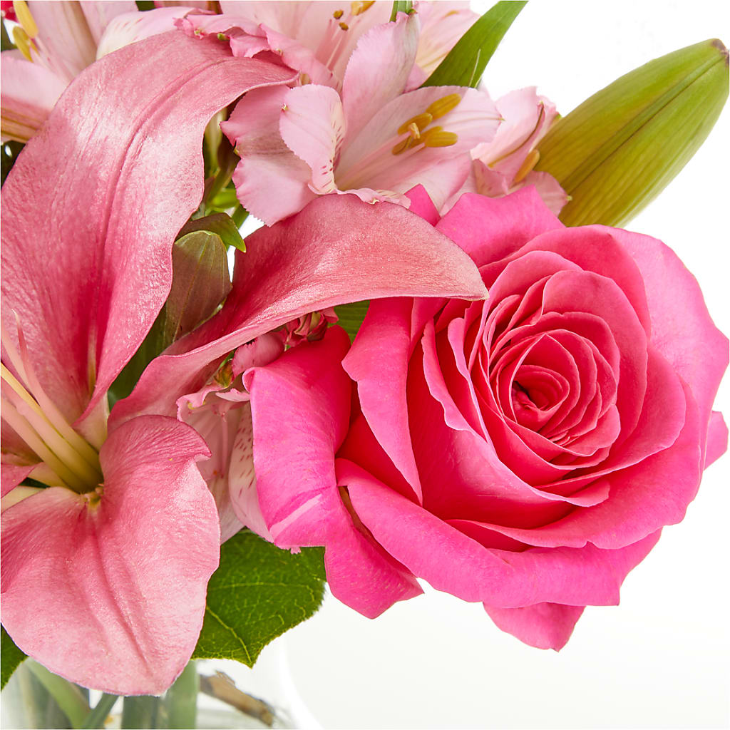 Lots of Love Bouquet – EAST MAIN GARDENS FLRST & GREENHSES INC, Niles MI