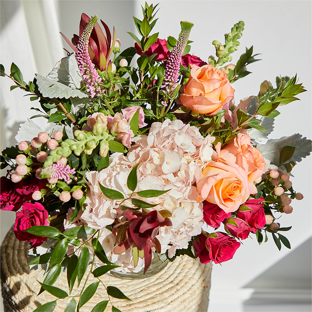 Glitz & Glam Bouquet – EAST MAIN GARDENS FLRST & GREENHSES INC, Niles MI